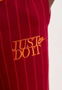 TUTA COMPLETA NIKE SPORTSWEAR FLEECE CREW NECK