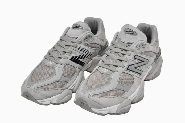 NEW BALANCE 9060 SILVER METALLIC
