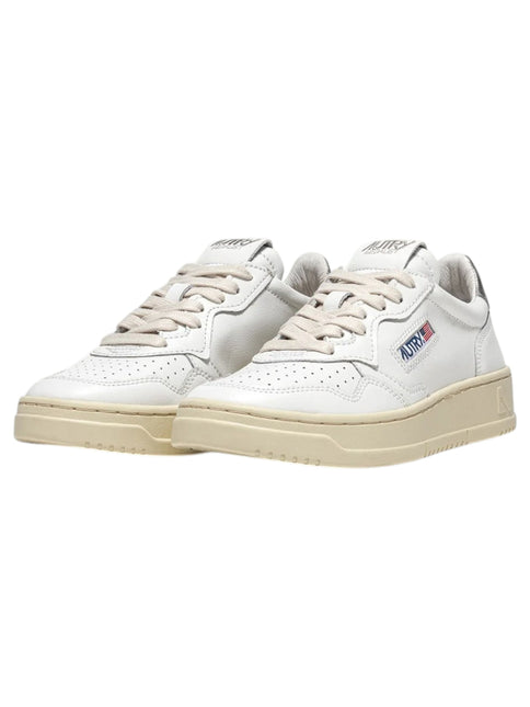 AUTRY MEDALIST LOW IN PELLE BIANCA & SILVER 
AULW LL05